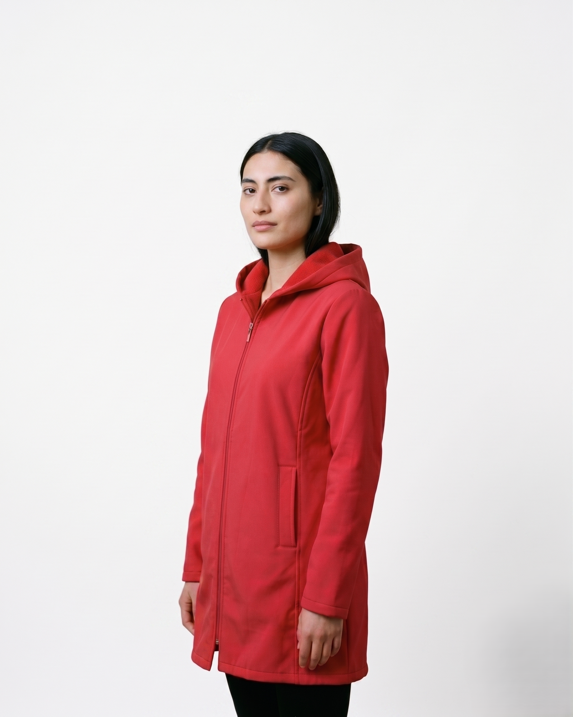 Chamarra Softshell Rojo con Capucha y Corte Estilizado para Mujer