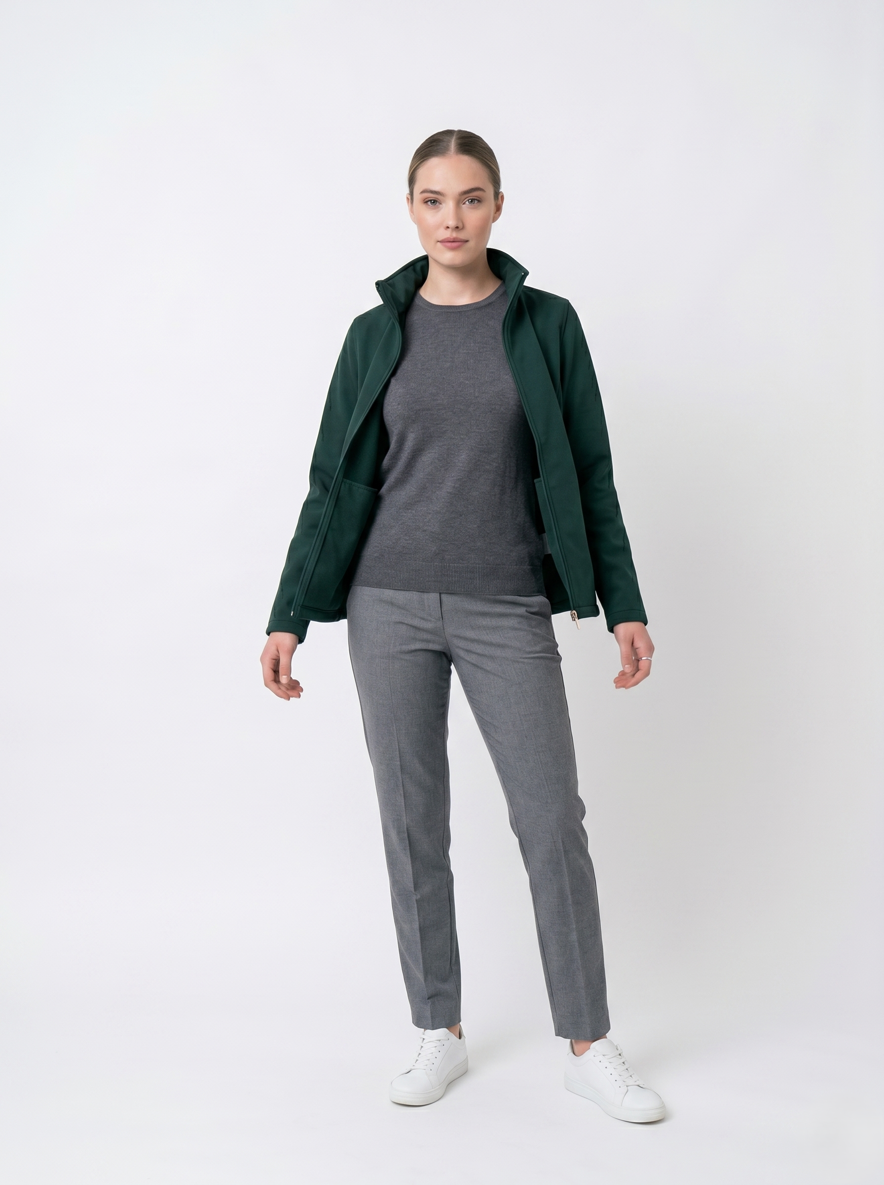 Chamarra Softshell Verde con Capucha y Corte Estilizado para Mujer