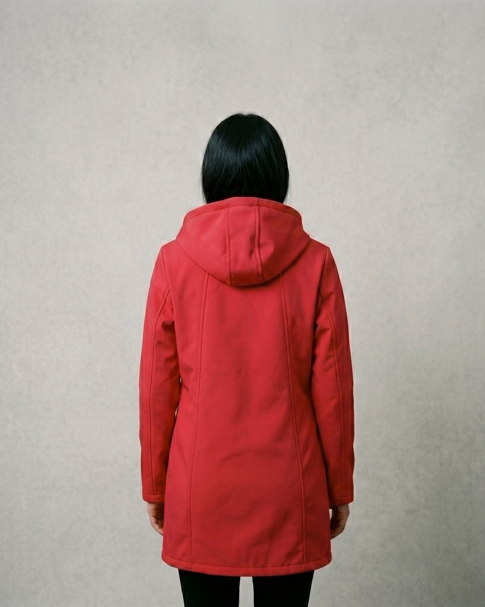 Chamarra Softshell Rojo con Capucha y Corte Estilizado para Mujer