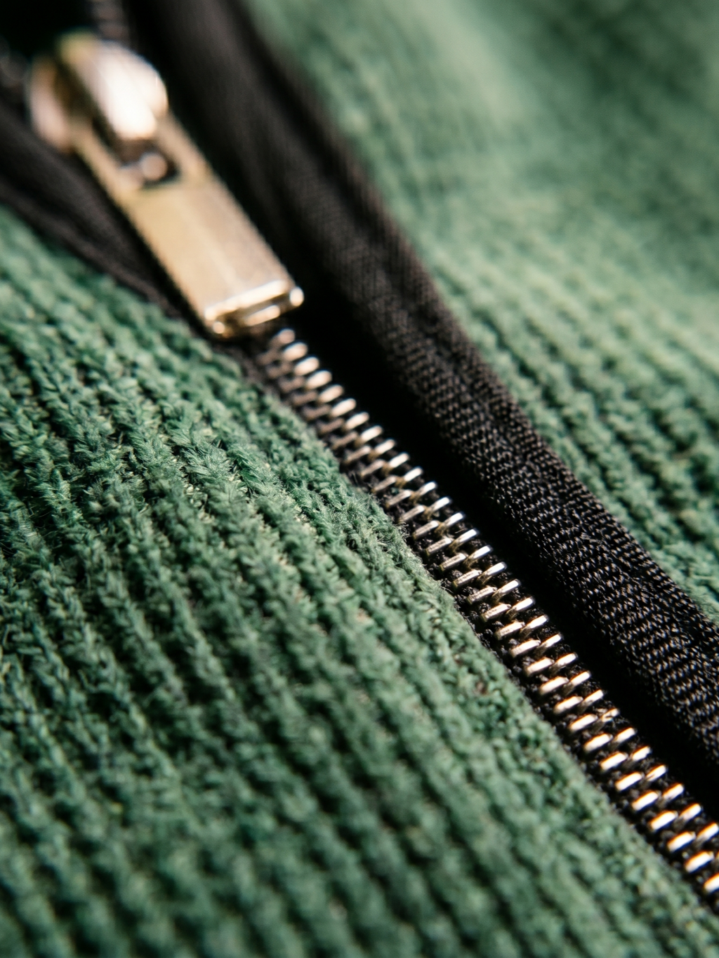 Abrigo Largo Texturizado con Gorro y Cierre Color Verde