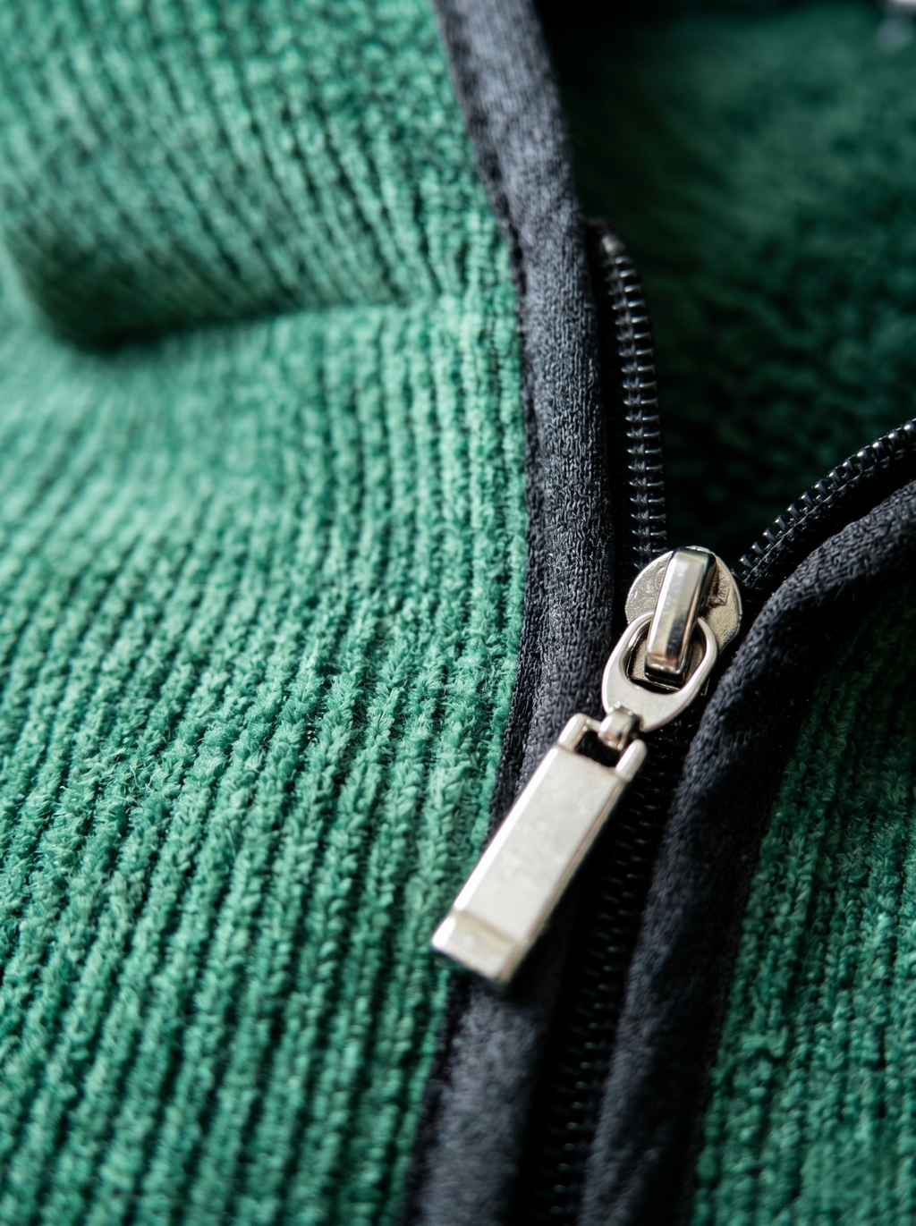 Abrigo Largo Texturizado con Gorro y Cierre Color Verde