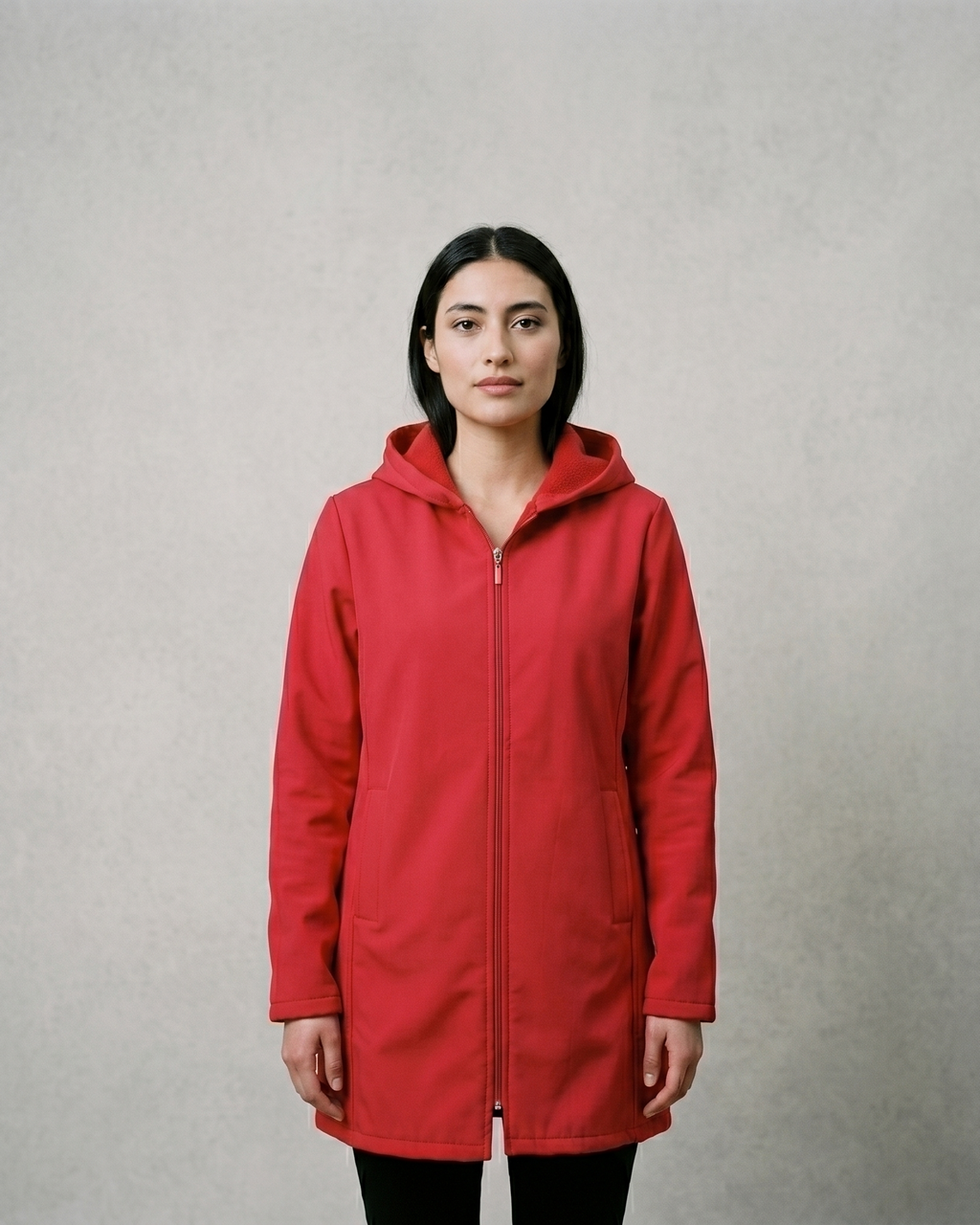Chamarra Softshell Rojo con Capucha y Corte Estilizado para Mujer