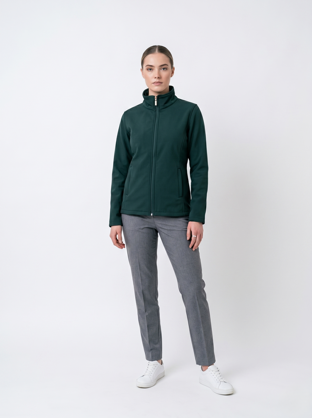 Chamarra Softshell Verde con Capucha y Corte Estilizado para Mujer